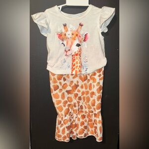 SHEIN White and Orange Giraffe Kids Matching Set